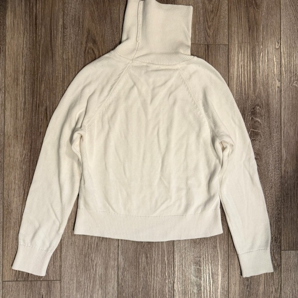 Tommy Hilfiger Off-White Turtleneck Sweater - Picture 5 of 8